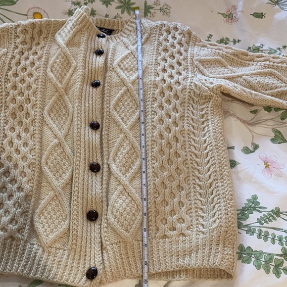 Cardigan- Pure undyed ivory Irish wool, hand knit in Dungloe, Ireland. Size 40 - Picture 8 of 13